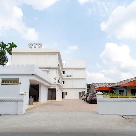 Oyo 2895 Paranginan Residence Medan Zewnętrze zdjęcie